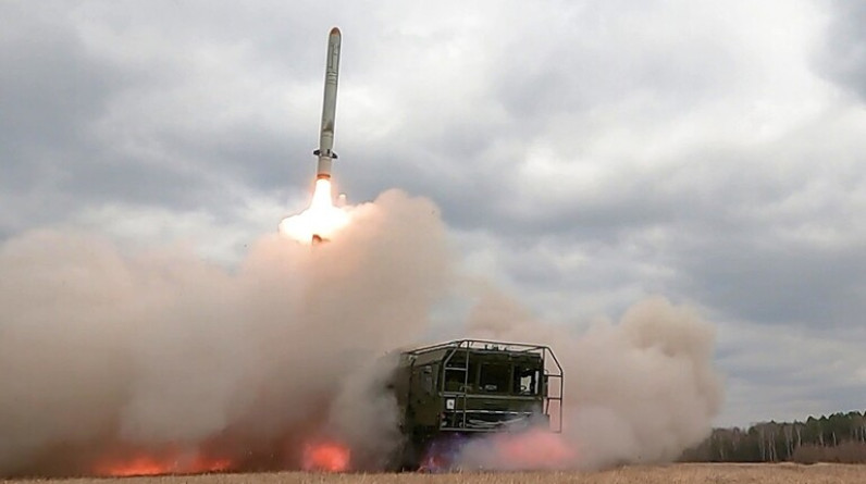 خبير: أنظمة الاتصال الجديدة ستزيد من سرعة توجيه الضربات الصاروخية الروسية